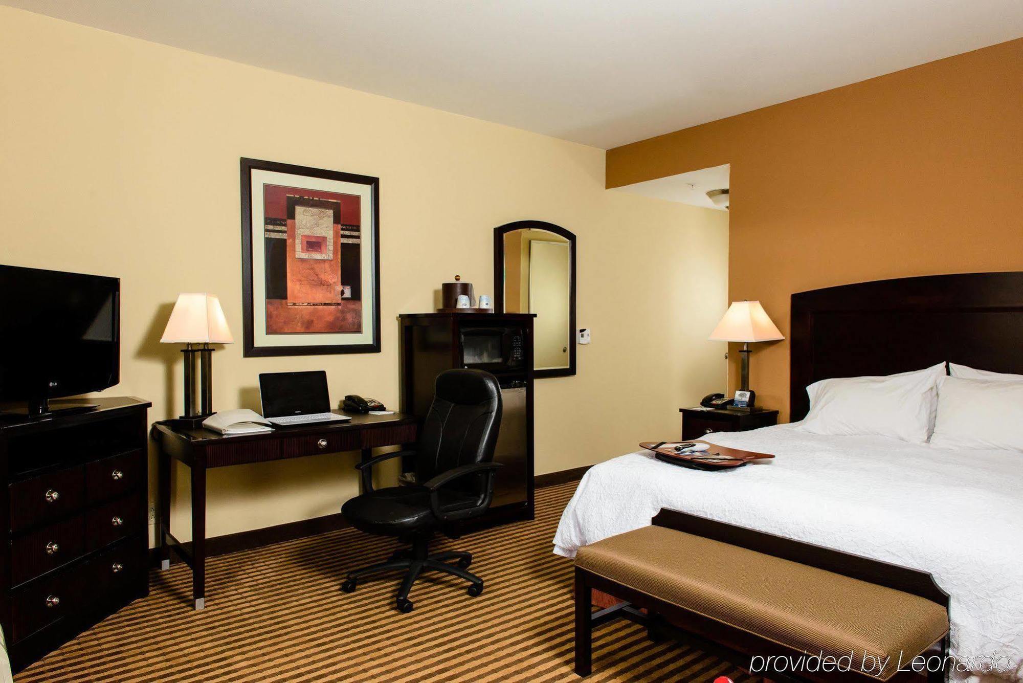Hampton Inn & Suites Port Arthur Exterior photo