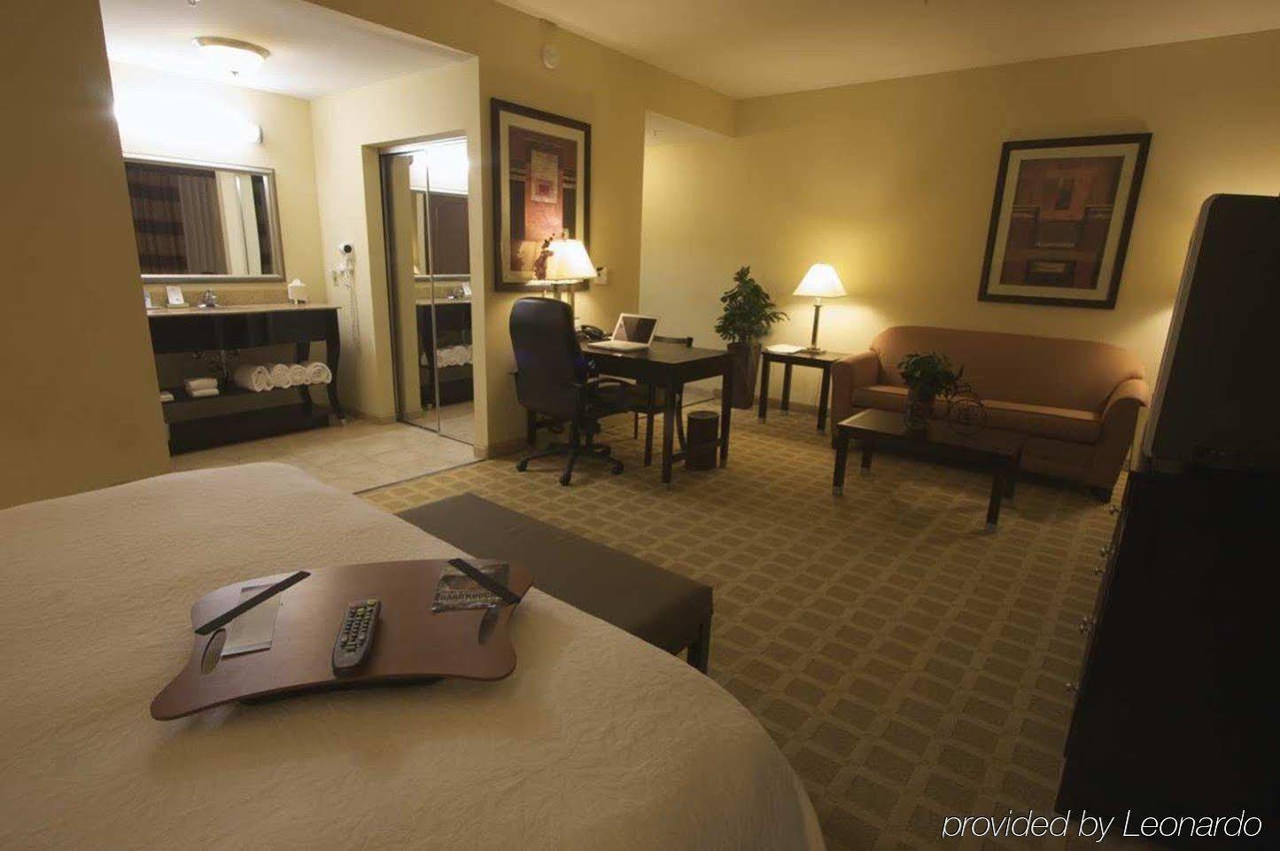 Hampton Inn & Suites Port Arthur Room photo